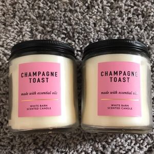 Brandnew one wick candle bath and body(2 PCS)